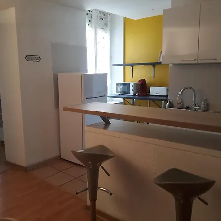 5 Minutes Des Arenes, 6 Couchages Apartmán Nîmes