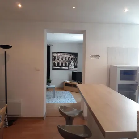 5 Minutes Des Arenes, 6 Couchages * Nîmes