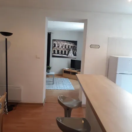 5 Minutes Des Arenes, 6 Couchages Apartmán