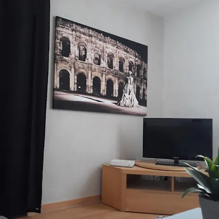 Apartmán 5 Minutes Des Arenes, 6 Couchages